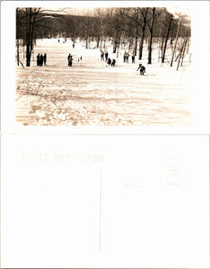 Postcard Winter Skiing SPORTS, unaddressed $$ 383385 ISH