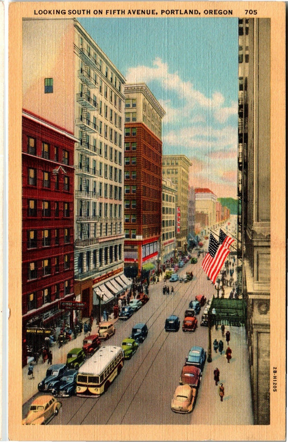 Postcard Fifth Avenue Portland OR unaddressed $$ 383910 ISH