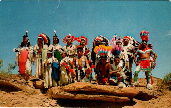 Postcard North American Indians in Ceremonial Dress $$ 395879